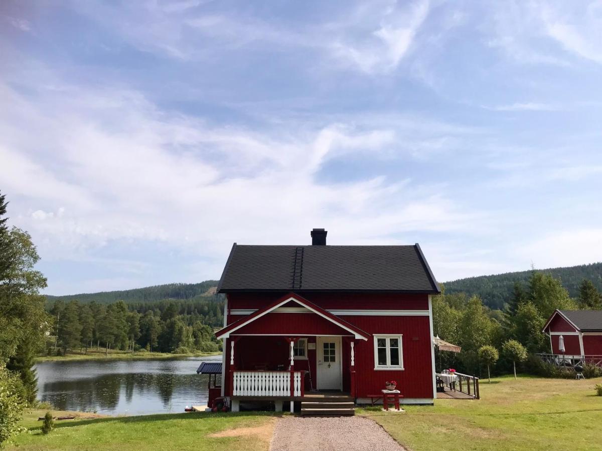 Villa Granhede -Sjoelaege Med Badtunna, Eldstad Med Mera Torsby Exterior photo